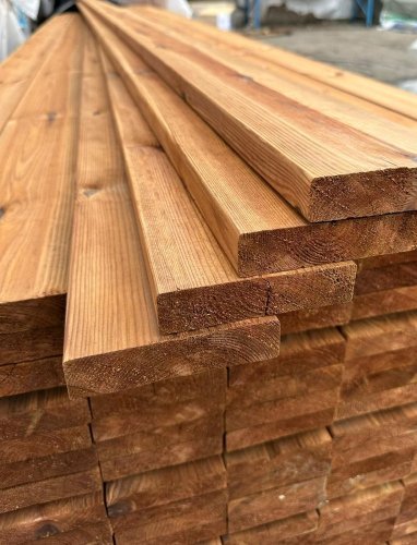 Prkno terasové 28 x 120 x 4200 mm - severská borovice, tlaková impregnace, bez rýhování
