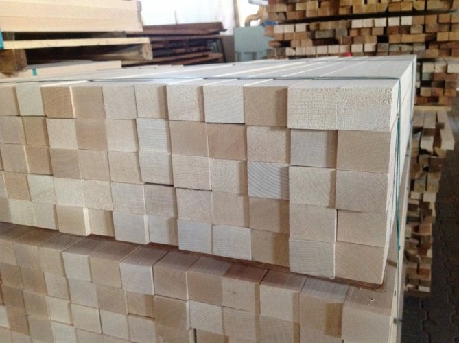 Hoblovaný hranolek 40 x 40 x 4000 mm - smrkový, sušený, podkladový